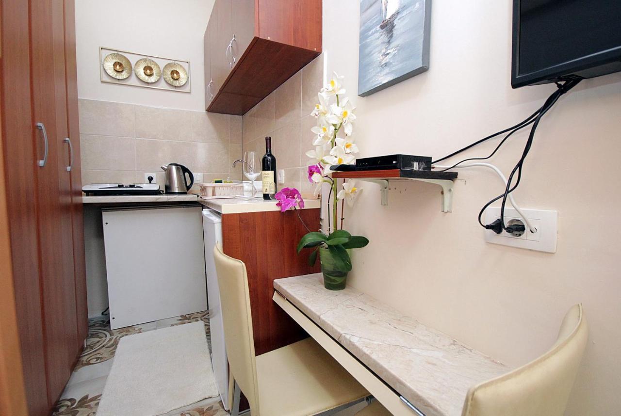 Studio Apartman Sveti Stefan Apartment Bagian luar foto