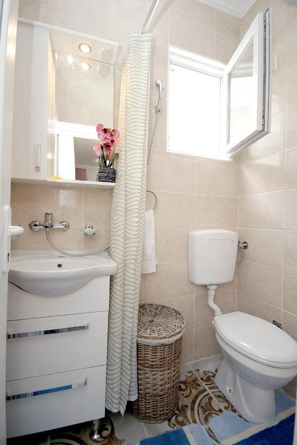 Studio Apartman Sveti Stefan Apartment Bagian luar foto