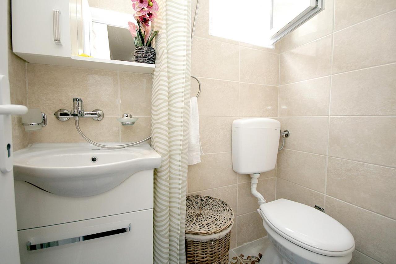 Studio Apartman Sveti Stefan Apartment Bagian luar foto